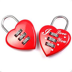 Навесной кодовый  замочек сердечко 3 диска.