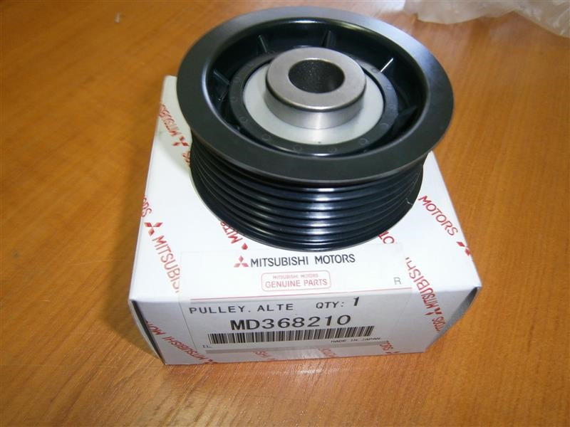 Обводной ролик приводного ремня MD368210 MMC 6G72 6G74 6G75 - фото 1 - id-p110536912