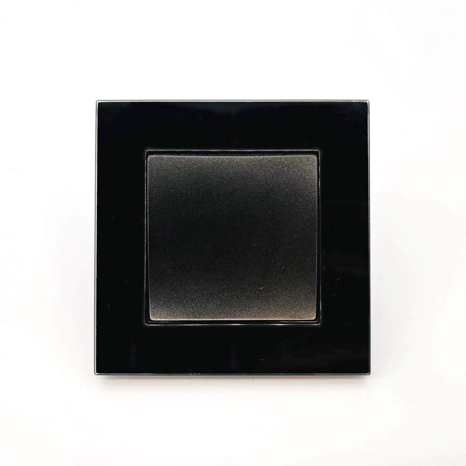 Выключатель перекрестный перекидной ZION 1-клавишный (черный с рамкой) - фото 1 - id-p110543529
