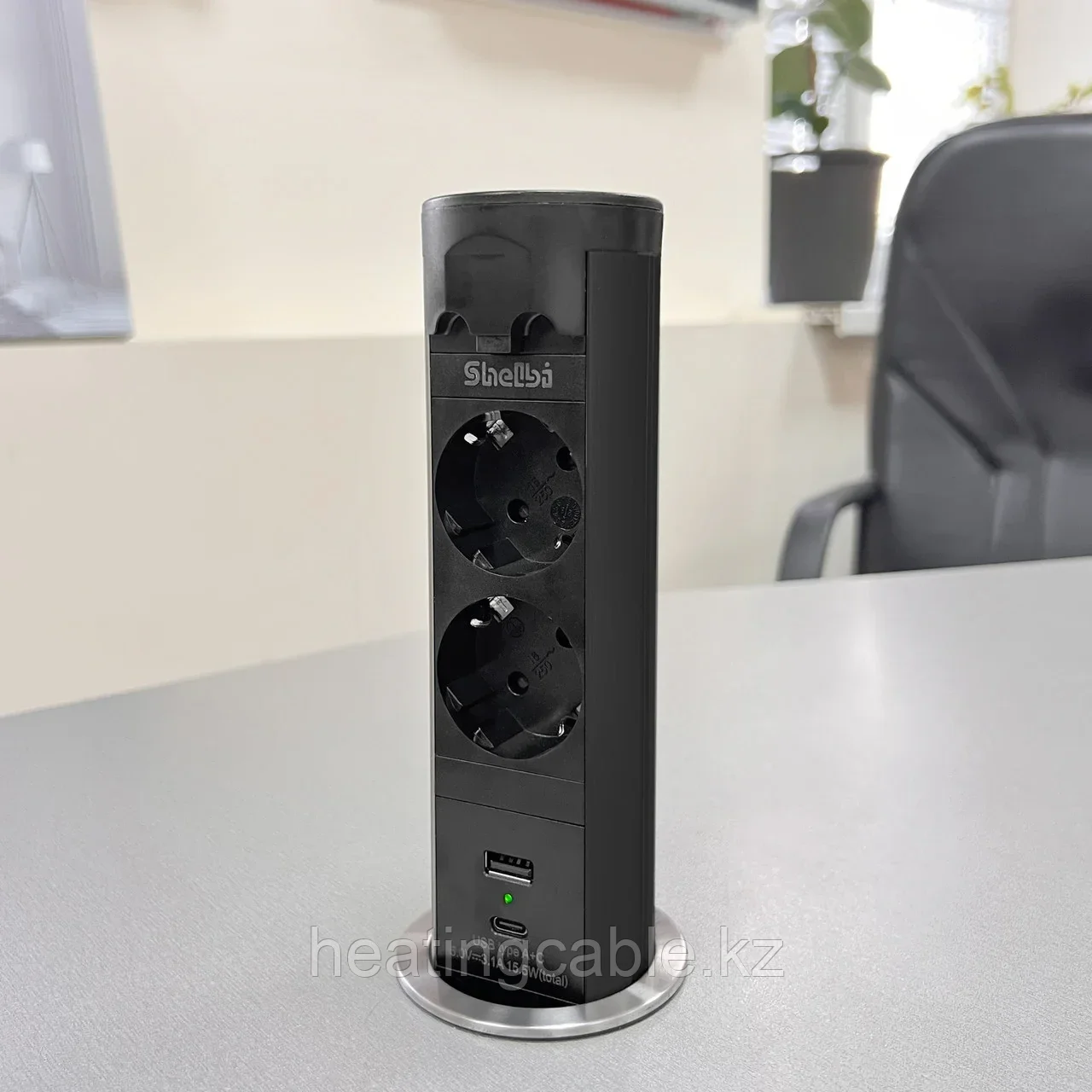 Shelbi Выдвижной-автоматический настольный розеточный блок на 2 розетки 200B, 1 USB, 1 Type-C, чёрный
