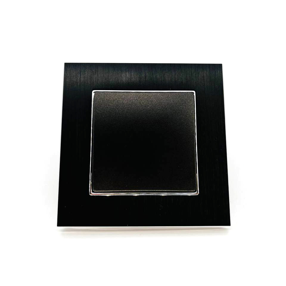Выключатель перекрестный перекидной ZION 1-клавишный (черный с алюминиевой рамкой) - фото 1 - id-p110545620