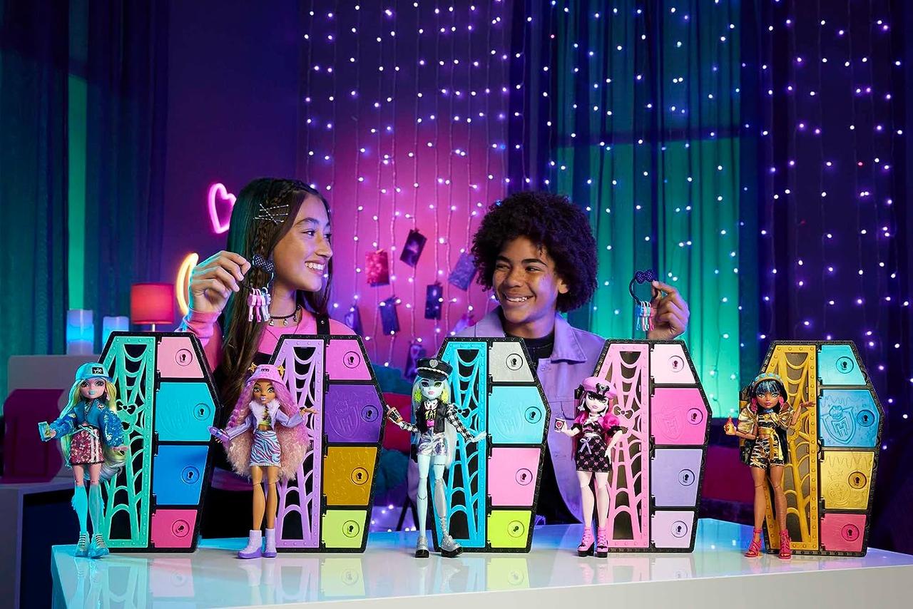 Кукла Monster High и модный набор, Фрэнки Стейн со шкафчиком для переодевания и более 19 сюрпризов