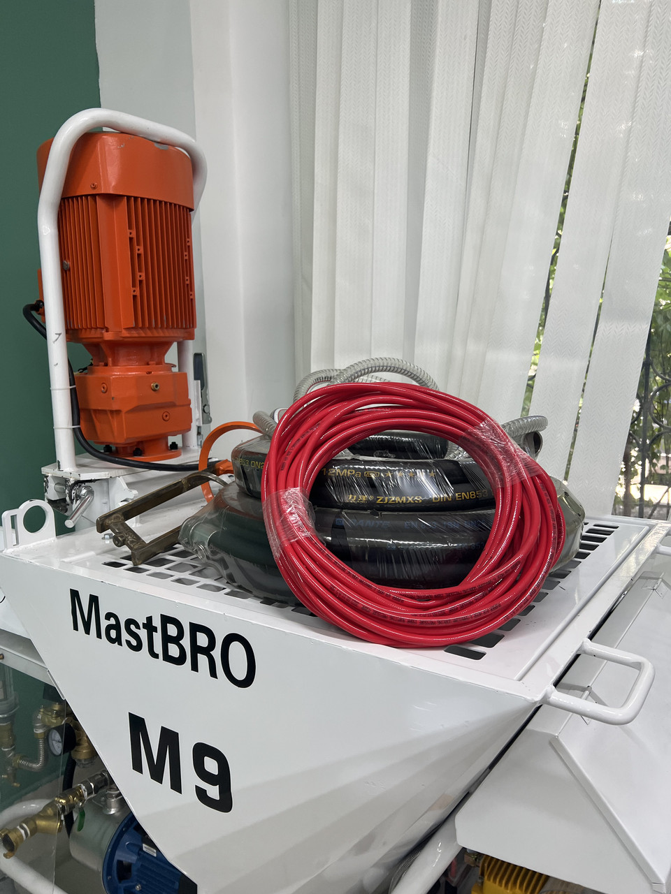 Высококачественная распылительная машина штукатурки MastBRO M9 - фото 3 - id-p110652952