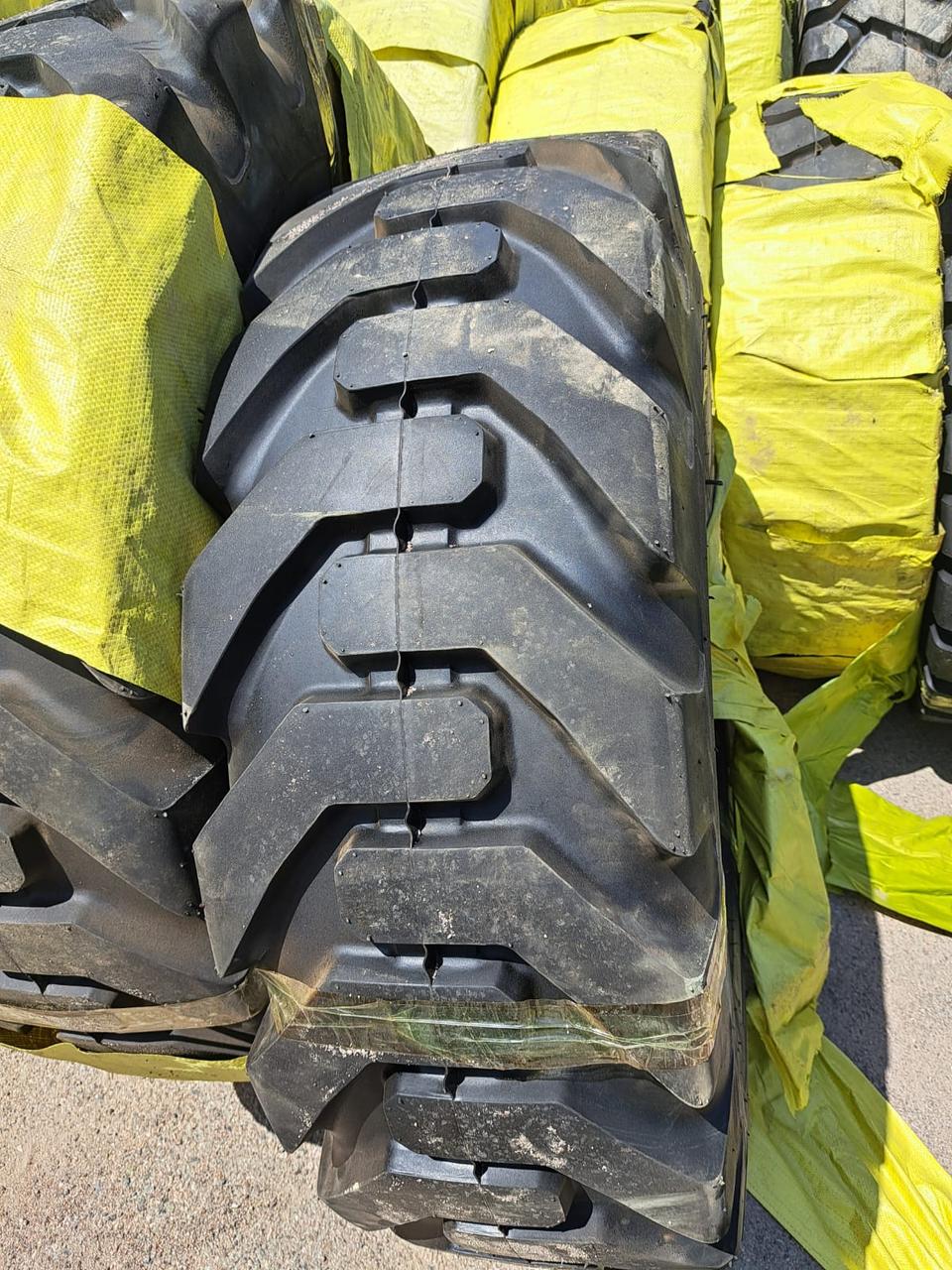 Спецшина 17,5-25 20PR G2/L2 Maxtires - фото 1 - id-p110684652