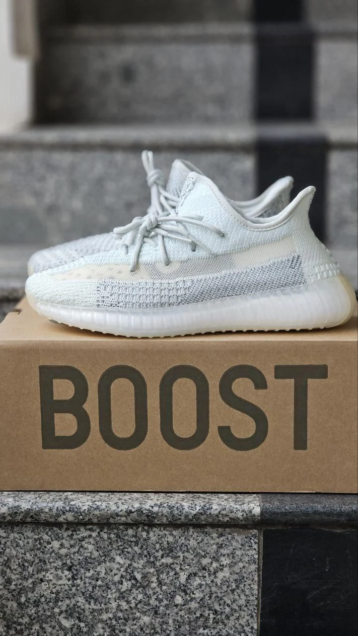 Кроссовки Adidas Yeezy V350 White - фото 2 - id-p110722597