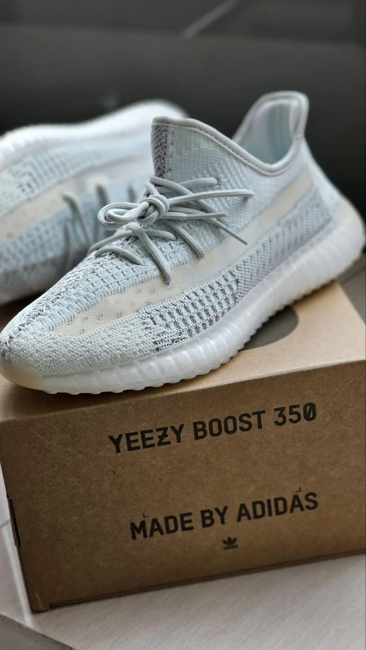 Кроссовки Adidas Yeezy V350 White - фото 3 - id-p110722597