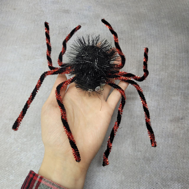 заколка на хэллоуин с пауком 