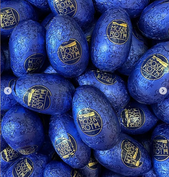 Яйцо шоколадное Мозер Рот Moser Roth вафельная начинка (Синие) 1кг