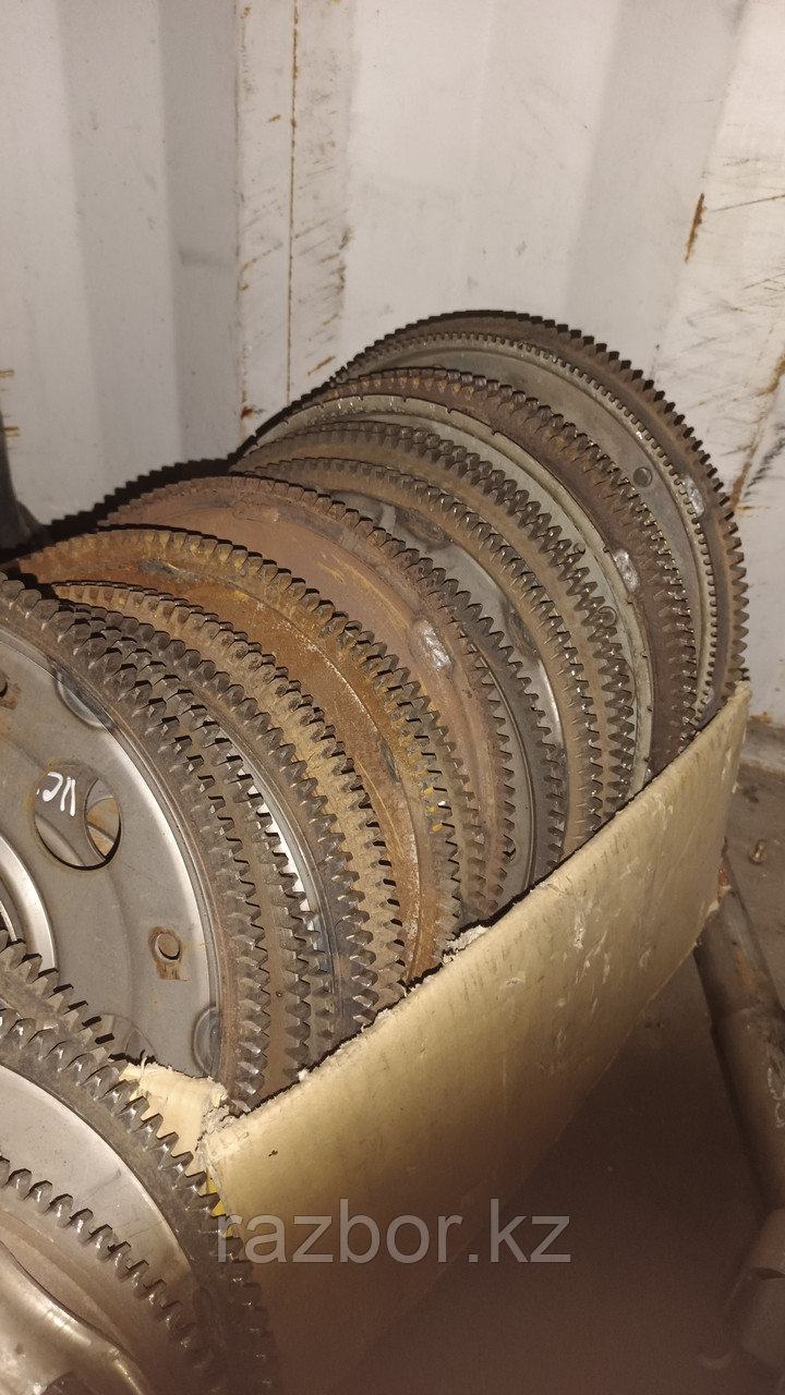 Маховик двигателя в ассортименте.