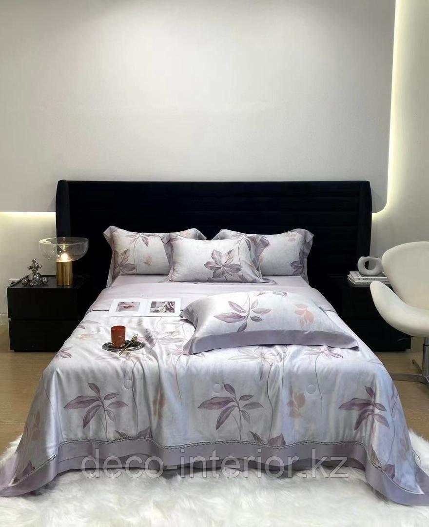Комплект постельного белья размера King-Size из тенселя с облегченным одеялом и растительным принтом