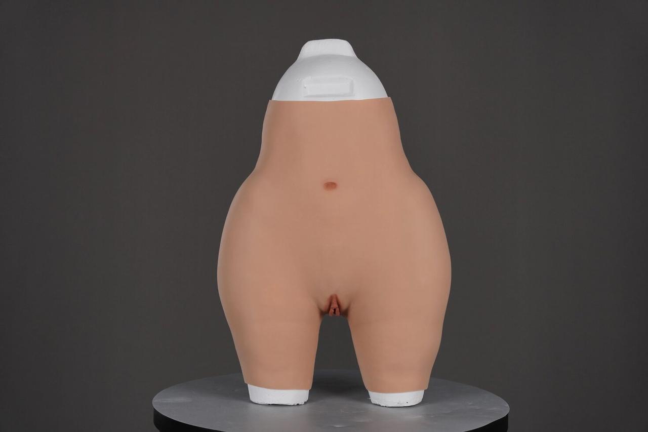 Удлиненные шорты с имитацией вагины