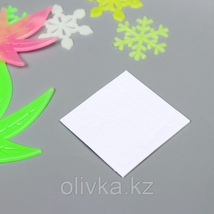 Наклейка фосфорная пластик "Снежинки и листья" набор 12 шт 17х12 см - фото 4 - id-p110930975