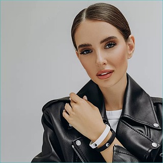 Орыс әйелдерінің ауылда жыныстық қатынасқа түсуі түсірілген видео Порно көру: жігіт мас әйелді трахает