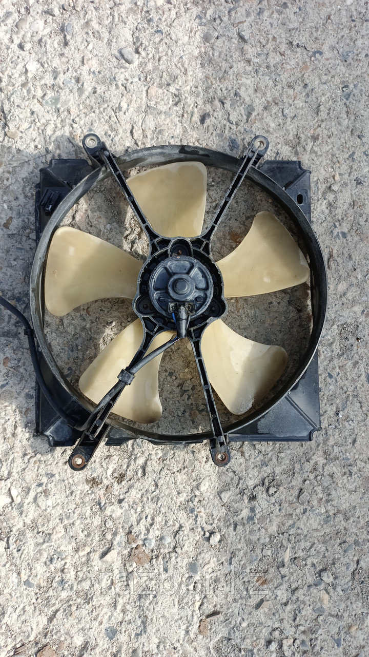 Вентилятор охлаждения Toyota Carina E. - фото 1 - id-p103631713