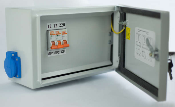 Ящик ЯТП 220/12В (3 автоматических выключателя) IP54 Кострома - фото 1 - id-p109310901
