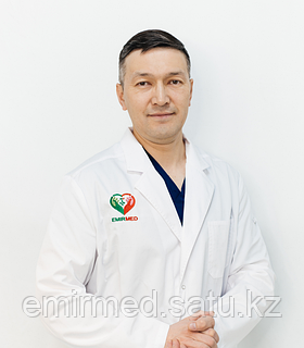 Ол оны әдемі мастурбациялайды.