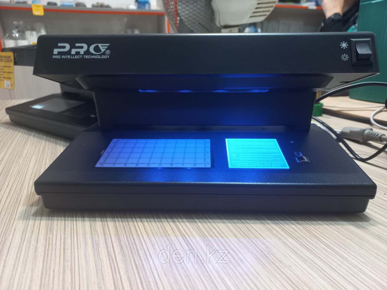 Детектор валют PRO-12 PM LED