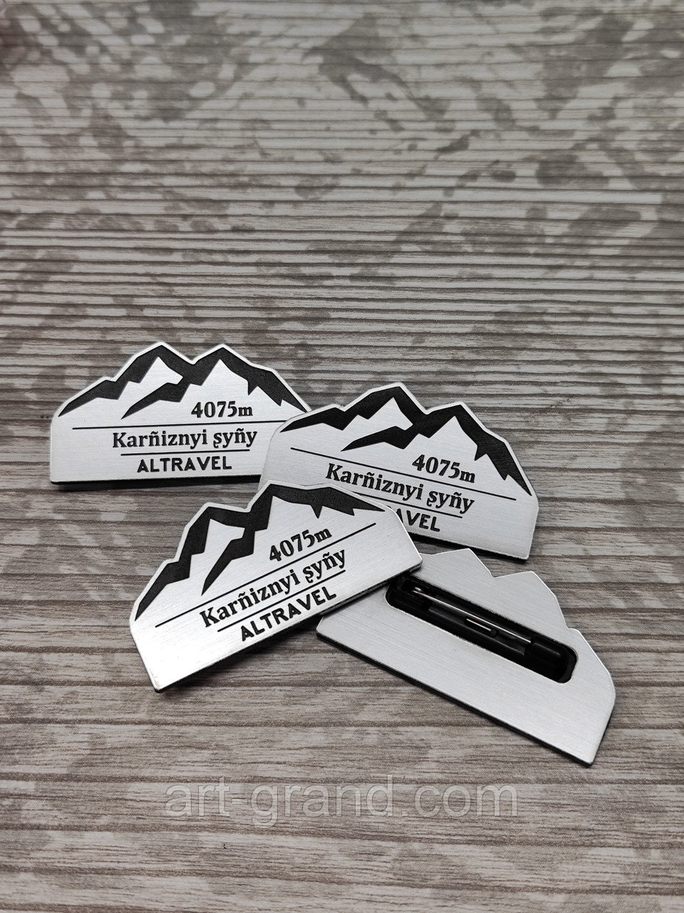 Значки на заказ