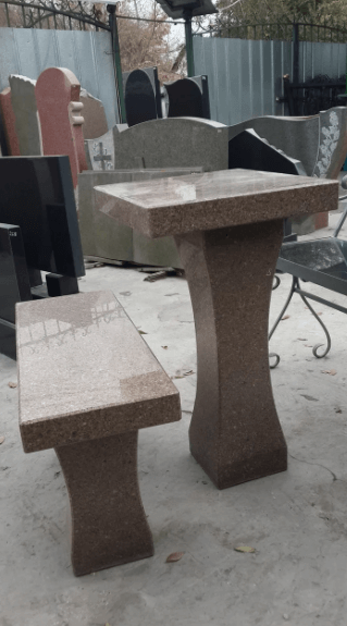 Скамейка и столик гранитные современные