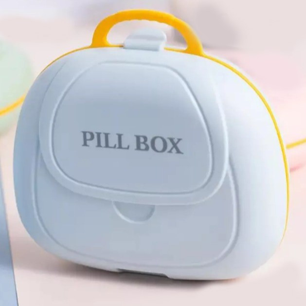 Таблетница дорожная 7 ячеек 10*8см голубая Pill Box
