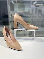 Классические туфли женские бежевого цвета "Paoletti". Женская обувь новая коллекция весна 2024.