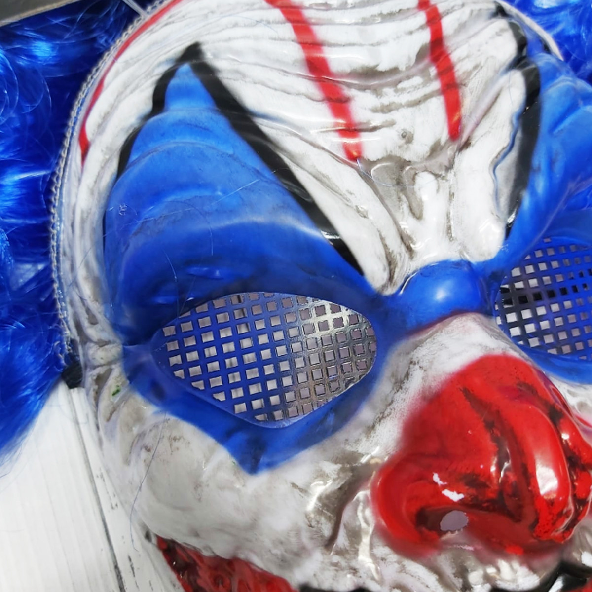 Страшная маска клоуна с синими волосами Джокер - фото 3 - id-p111394696