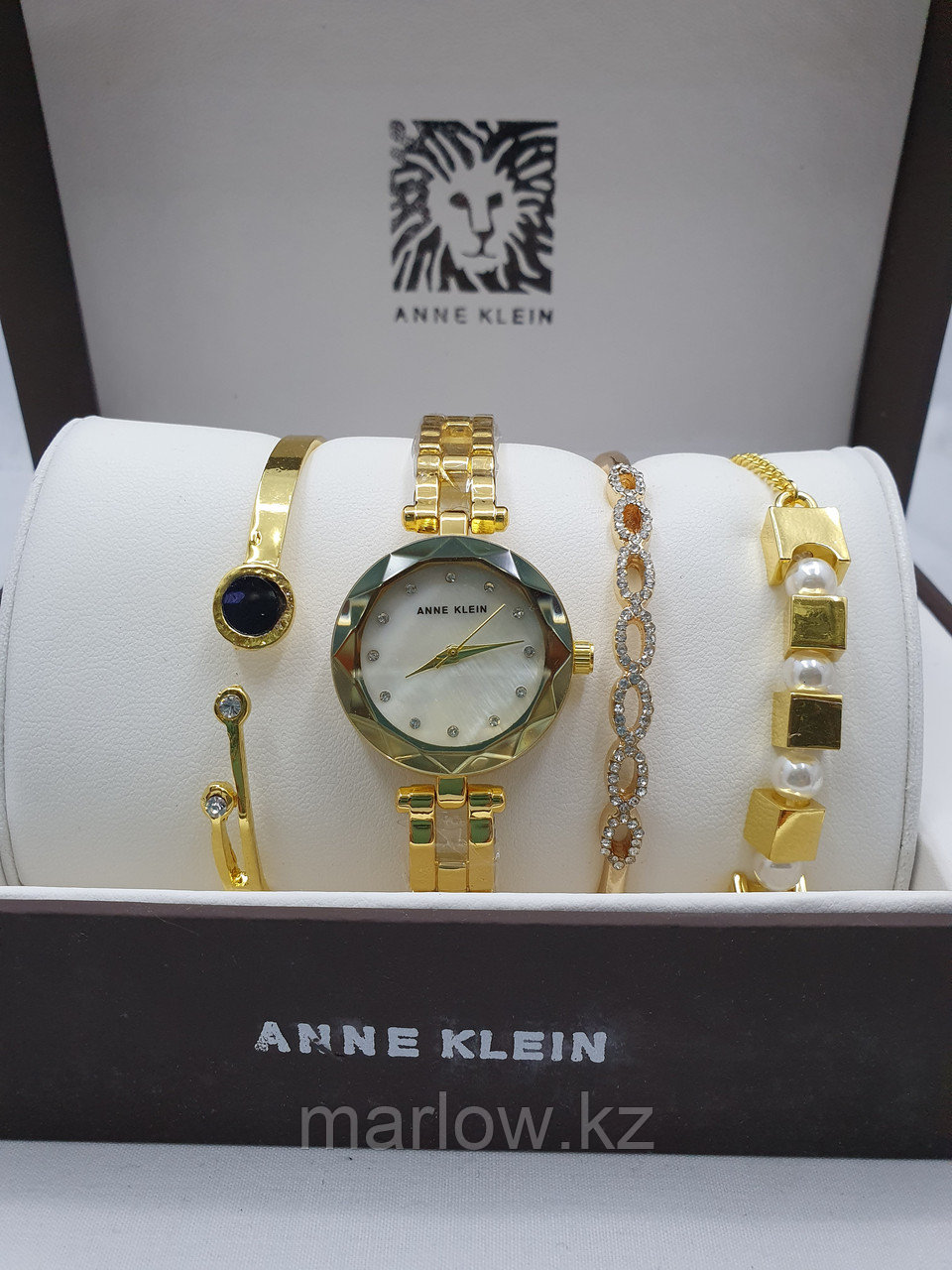 Подарочный набор для женщин ANNE KLEIN, часы с браслетами в подарочный упаковке, 0015-2-60 - фото 1 - id-p111406736