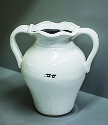 Декоративная настольная ваза "Кувшин с ручками" (керамика,белая),21см