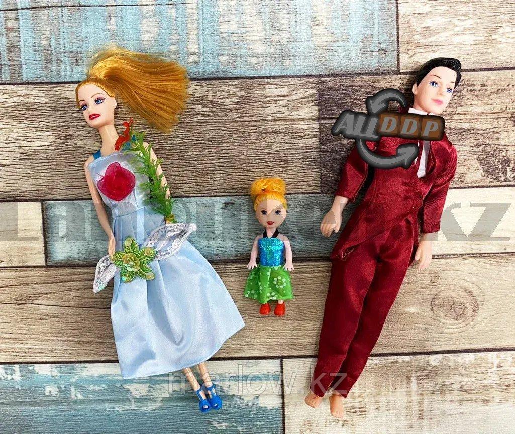 Набор кукол игрушечный Семья с ребенком в праздничных нарядах в ассортименте - фото 4 - id-p111424778