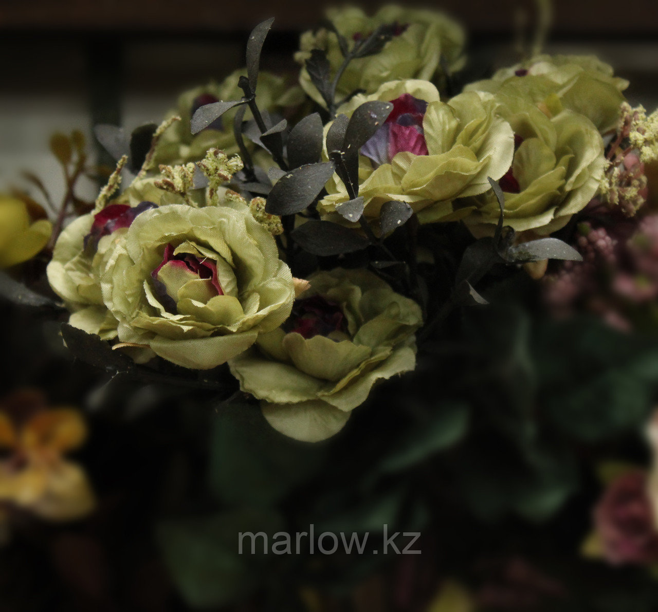 Цветы искусственные, розы, красно-зеленые - фото 1 - id-p111415190