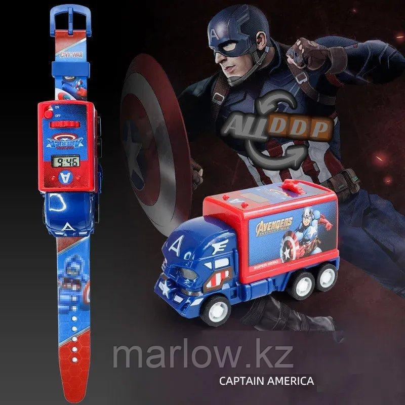 Набор детский браслет наручные часы на батарейках мини машинка световые эффекты мстители капитан Америка - фото 3 - id-p111425007