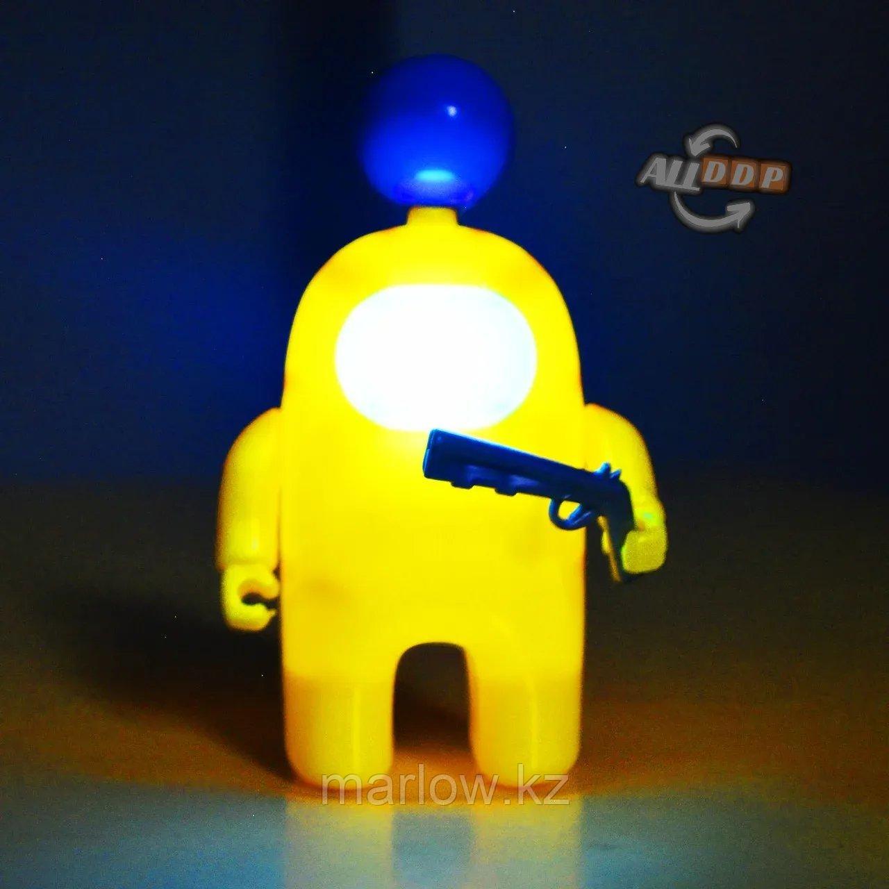 Фигурка Among Us с различными видами оружия с Led подсветкой в наборе 3 шт 60-100 мм красный желтый розовый - фото 9 - id-p111425074