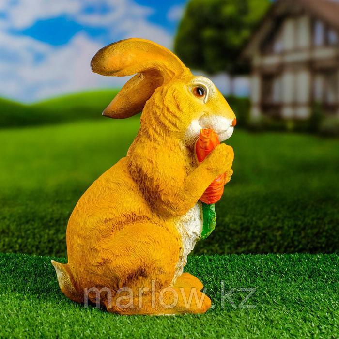 Садовая фигура "Заяц с морковкой высокий" 25х18см - фото 2 - id-p111439512