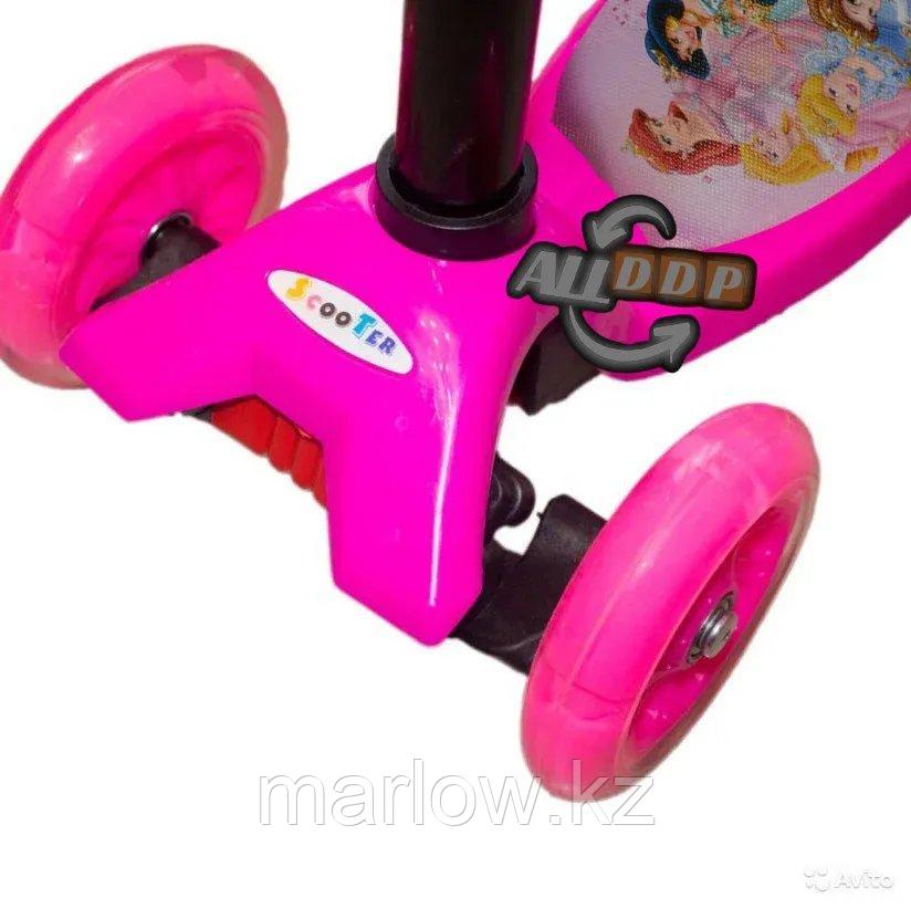 Детский самокат Disneny princes с LED подсветкой колес (четырехколесный самокат принцессы) розовый - фото 3 - id-p111425335