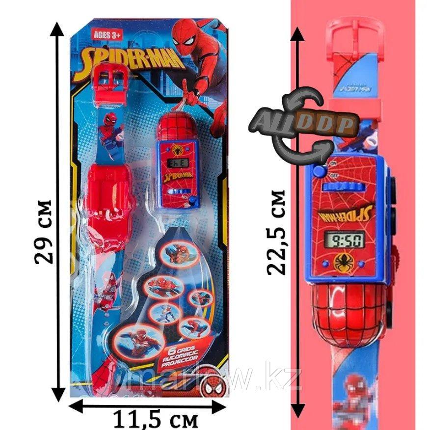 Набор детский браслет наручные часы на батарейках мини машинка световые эффекты мстители человек паук - фото 2 - id-p111452513