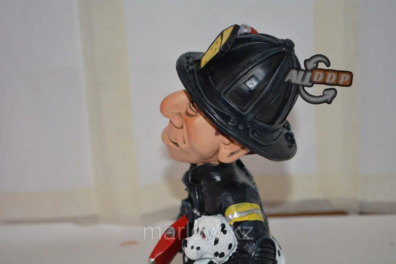 Подарочная статуэтка сувенир Пожарный с собакой в каске 27 см - фото 9 - id-p111454597