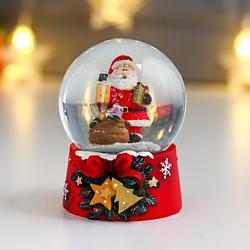 Сувенир полистоун водяной шар "Дедушка Мороз с охапкой подарков" d=6,5 см