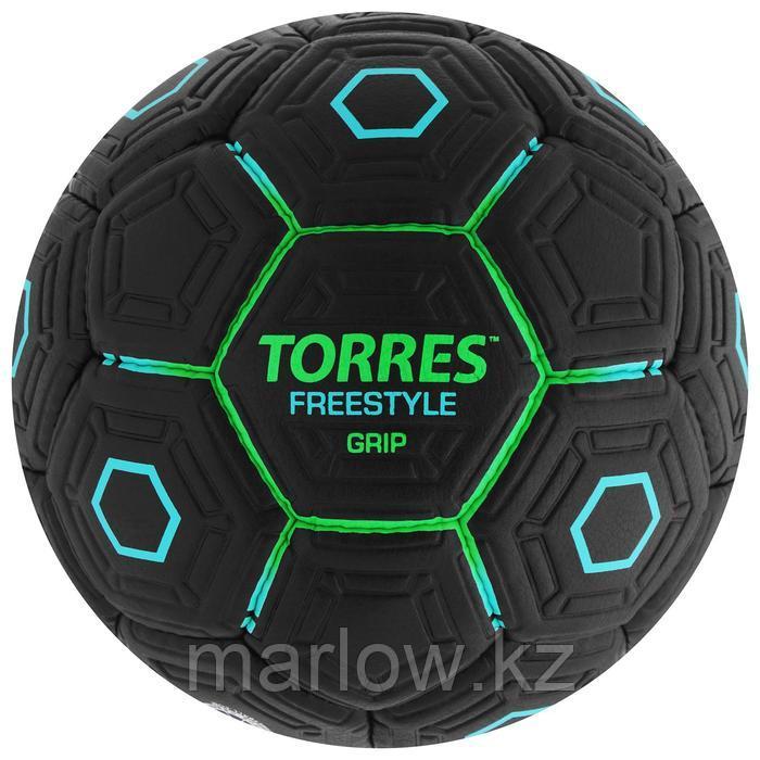 Мяч футбольный TORRES Freestyle Grip, размер 5, 32 панели, PU, ручная сшивка, цвет чёрный/зелёный/го ... - фото 1 - id-p111433338