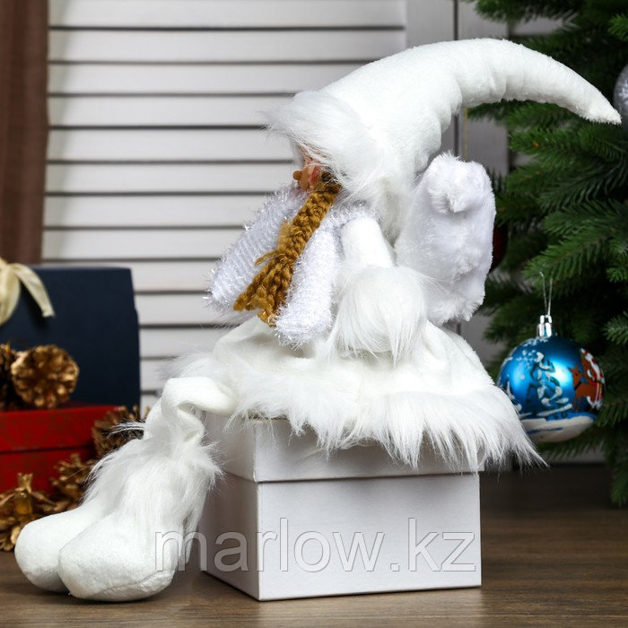 Кукла интерьерная "Ангел-девочка в белой шубке, колпаке и шарфике" 47 см - фото 3 - id-p111459720