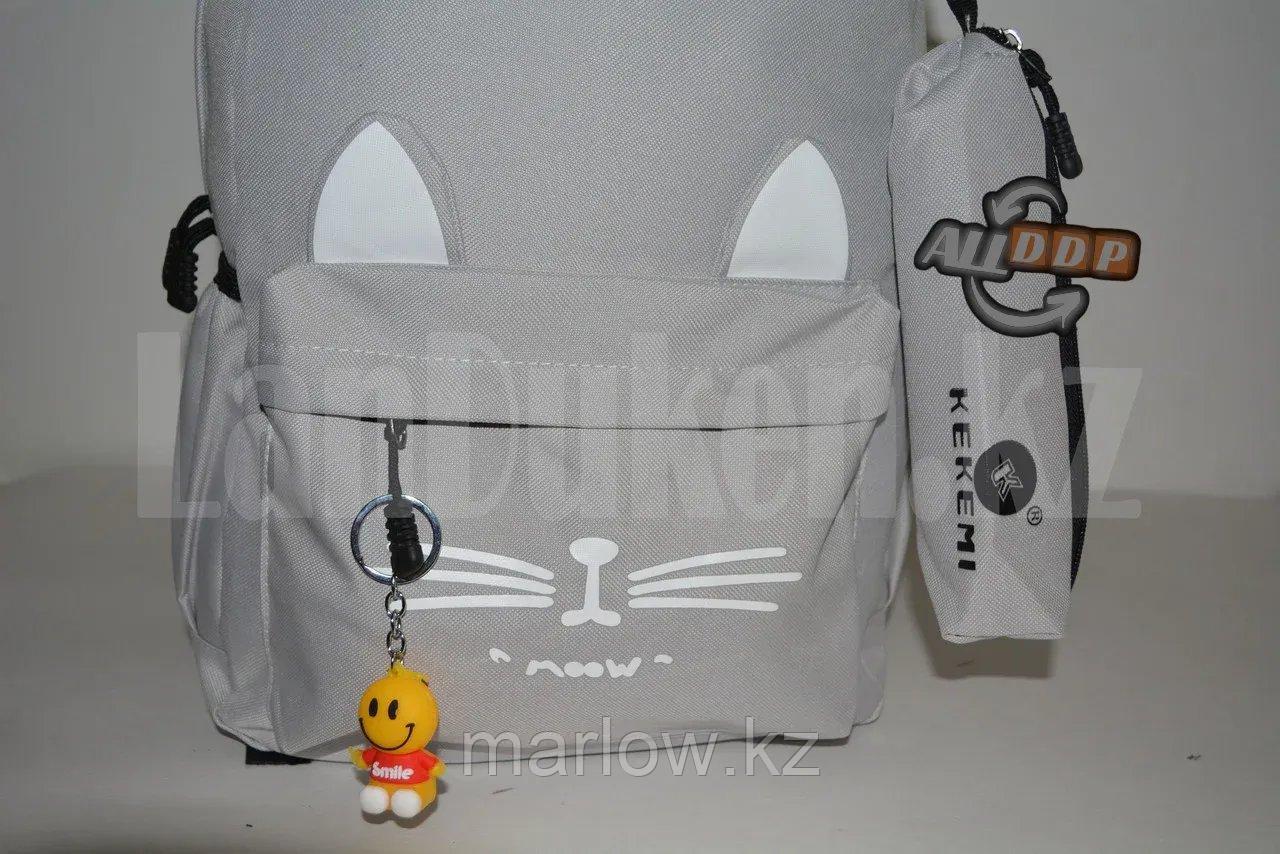 Универсальный школьный рюкзак с пеналом с ушками кошки и брелоком серый - фото 9 - id-p111454023