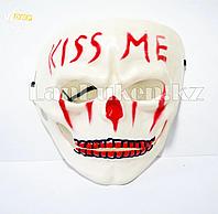 Маска на Хэллоуин череп Kiss me на резинке A67