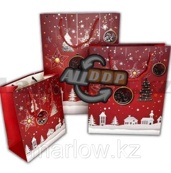 Пакет подарочный M(26х32) в новогодней тематике красный цвет с игрушками - фото 3 - id-p111454115