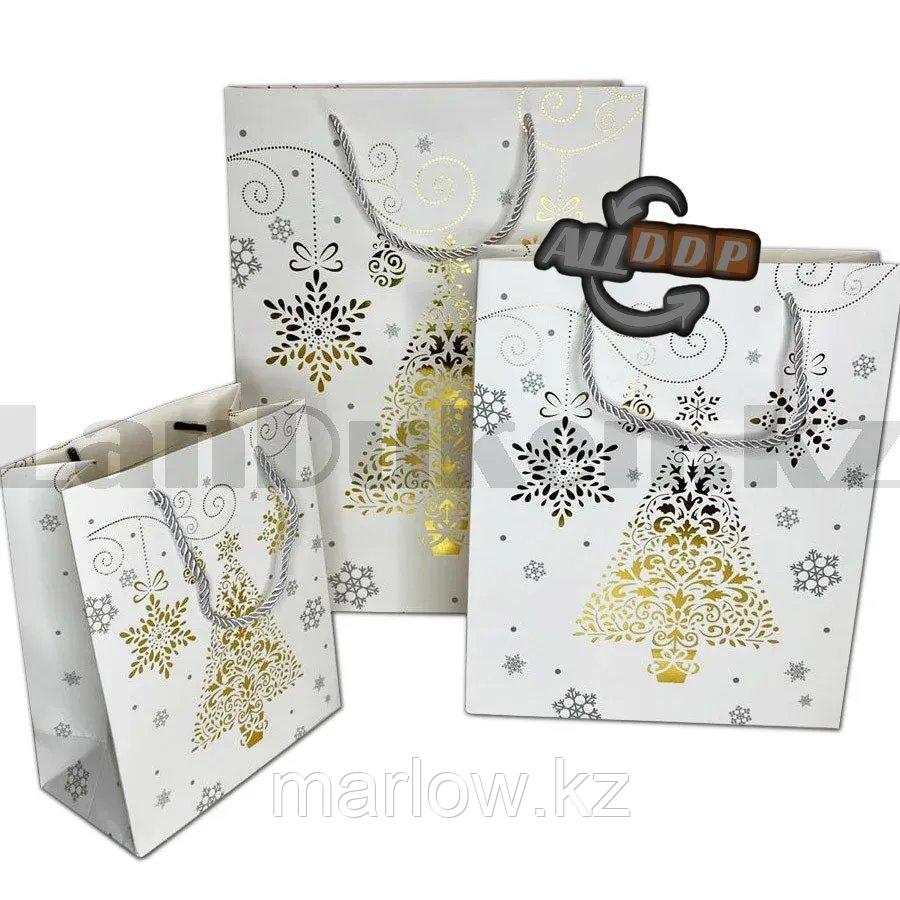 Пакет подарочный L(30х41) в новогодней тематике белый цвет с елочкой - фото 3 - id-p111454119