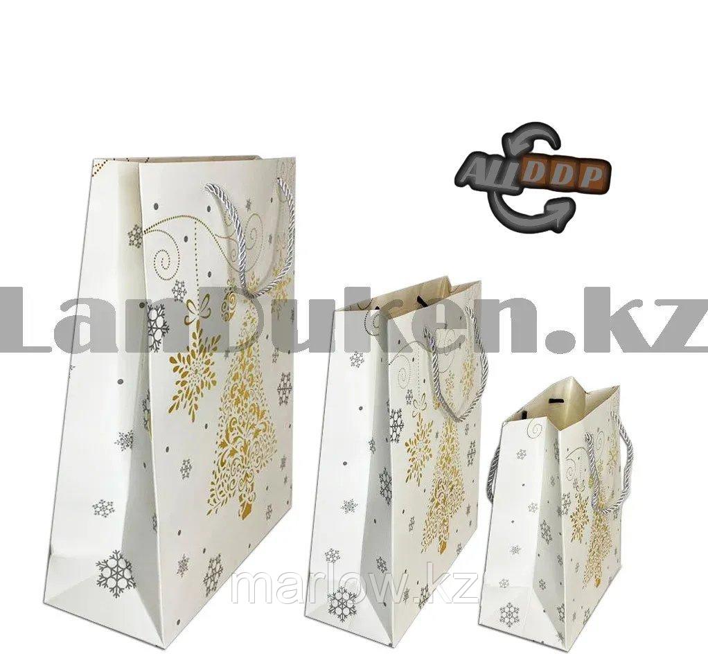 Пакет подарочный L(30х41) в новогодней тематике белый цвет с елочкой - фото 5 - id-p111454119