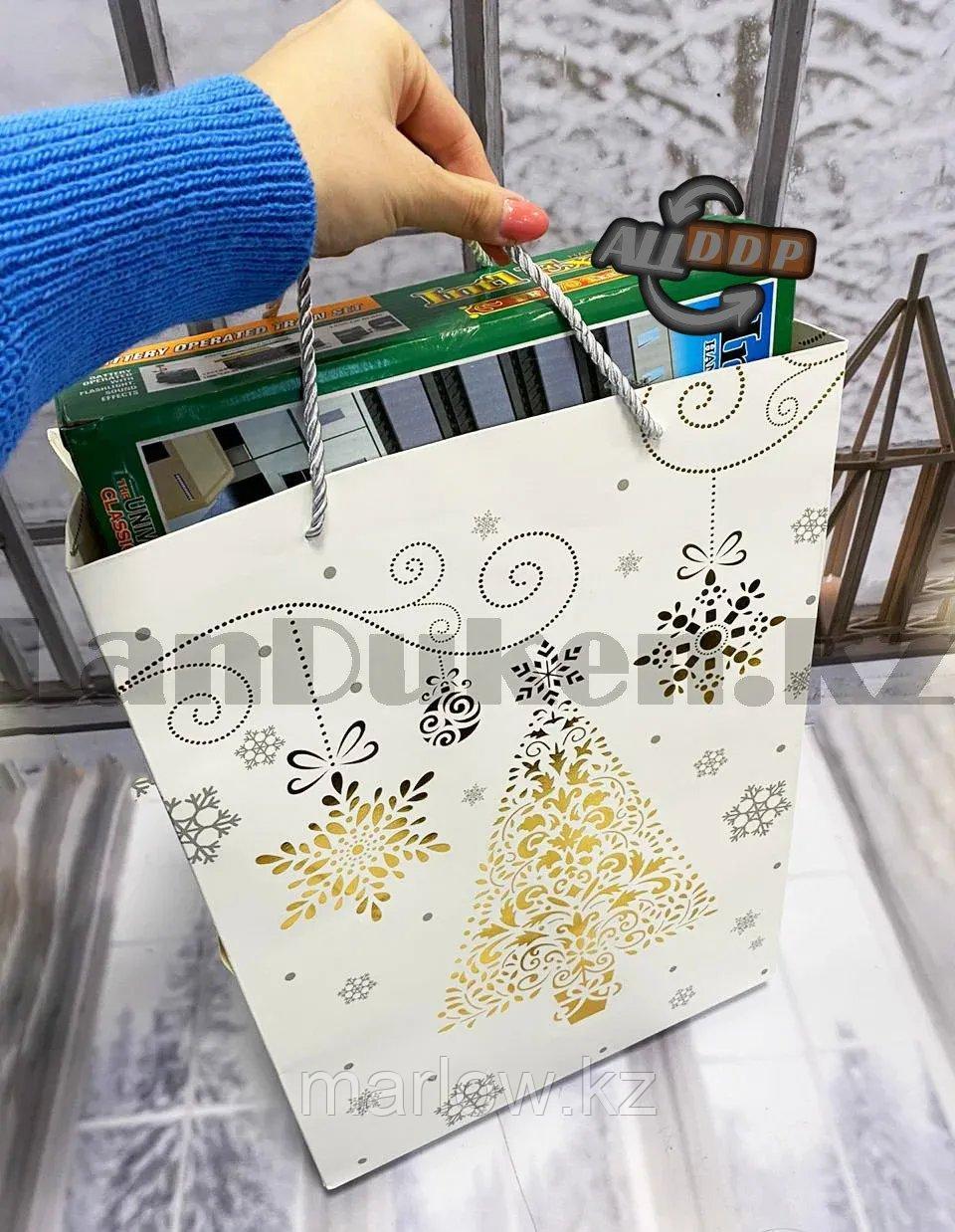 Пакет подарочный L(30х41) в новогодней тематике белый цвет с елочкой - фото 7 - id-p111454119