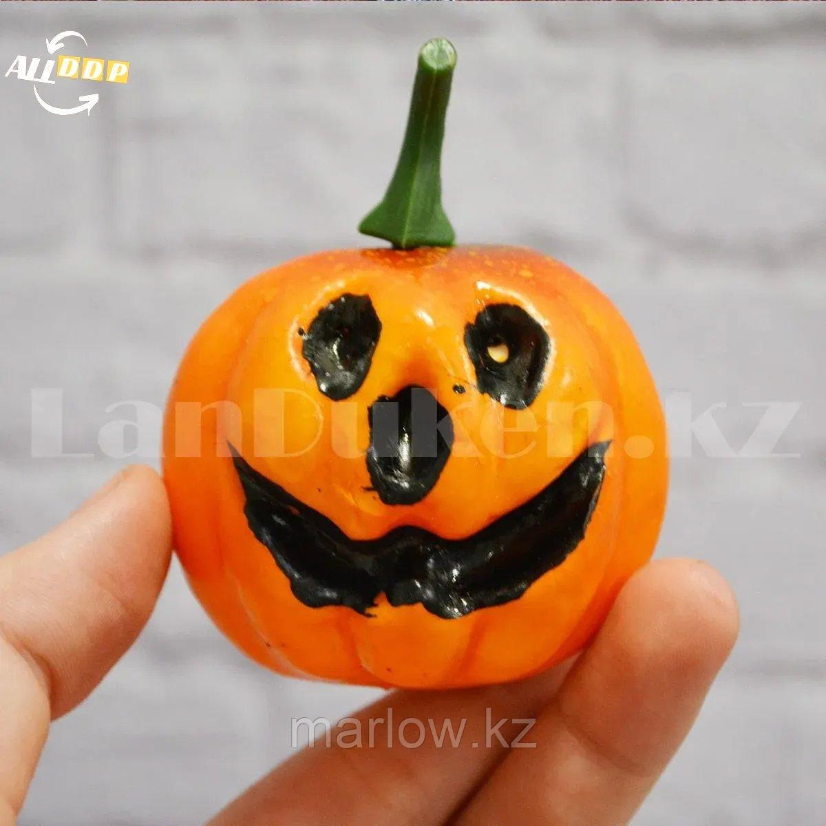 Искусственная тыква декоративная муляж маленькая оранжевая для Хэллоуина 7 см - фото 1 - id-p111460084