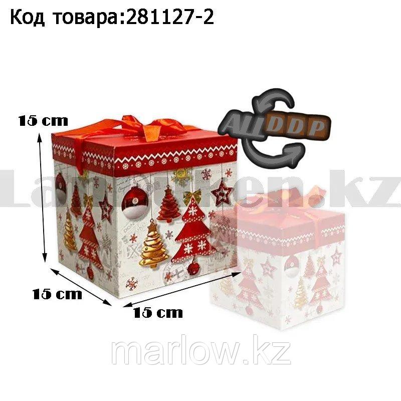 Подарочная коробка M(15х15х15) квадратная в новогодней тематике белого цвета с красной лентой елочные игрушки - фото 1 - id-p111454135