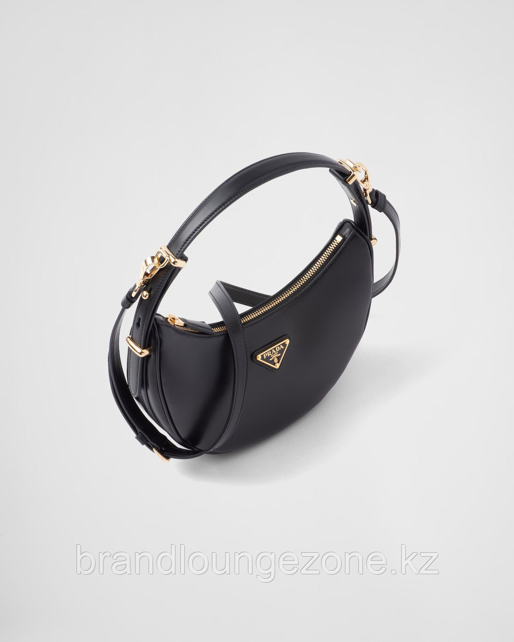 Prada женская сумка Arqué из натуральной кожи , черная. - фото 2 - id-p111473704