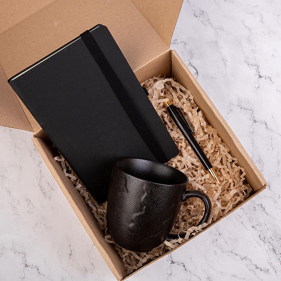 Набор подарочный BLACKNGOLD: кружка, ручка, бизнес-блокнот, коробка со стружкой - фото 2 - id-p111612559