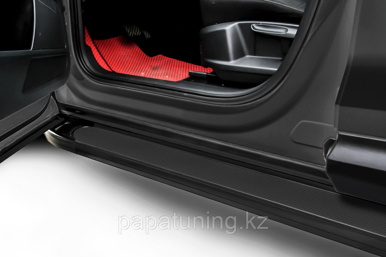 Пороги алюминиевые Slitkoff "Optima Black" 1700 черные Geely Atlas (2018-)